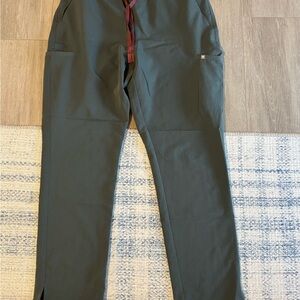 Figs Women’s Scrub Set